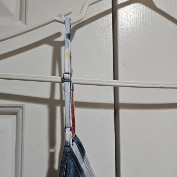 ARITZIA Babaton Blue Abstract Floral Camisole Tank Blouse Size XXS - Picture 5 of 7